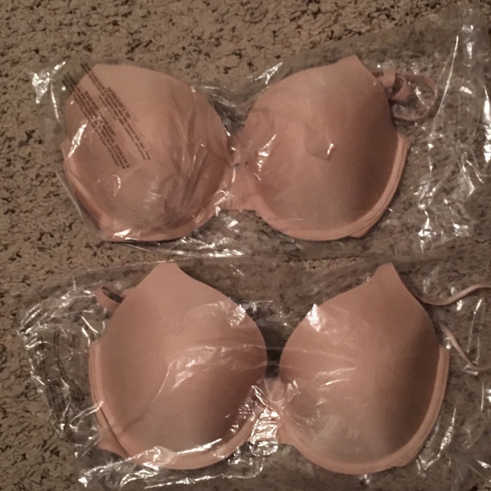 NWOT 32D VS Perfect Coverage bras